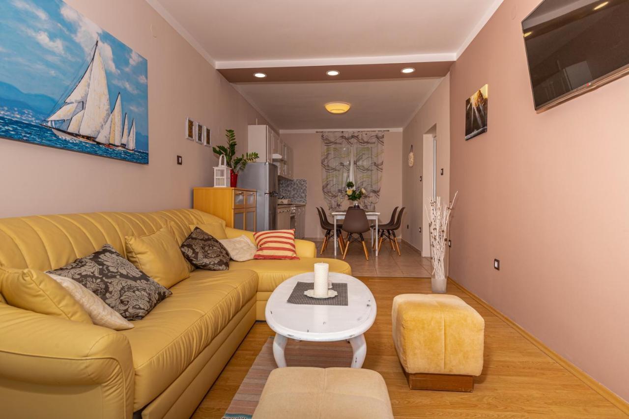 Apartmani Jasminka Dramalj Eksteriør billede