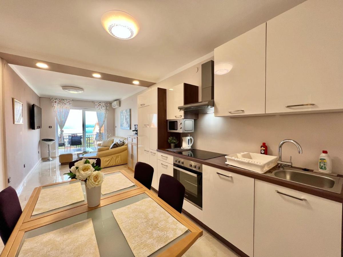 Apartmani Jasminka Dramalj Eksteriør billede